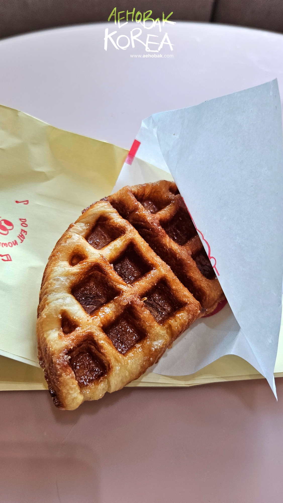 Korean Dessert Croffle — Where Can You Try Croffle in Seoul? Best Spots to Taste Korea’s Crispy Dessert