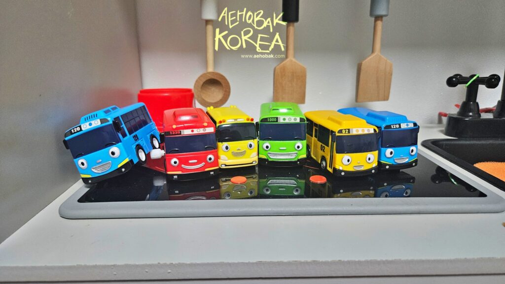 Meet all the Tayo buses – blue, red, green, and yellow. A perfect Seoul souvenir for kids who can’t get enough of buses.